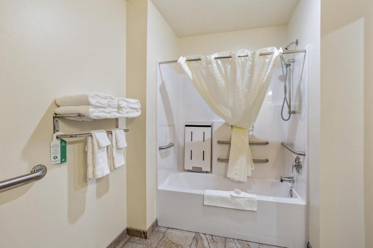 Cobblestone Hotel & Suites 인터내셔널 폴스 외부 사진