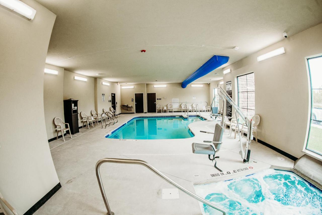 Cobblestone Hotel & Suites 인터내셔널 폴스 외부 사진