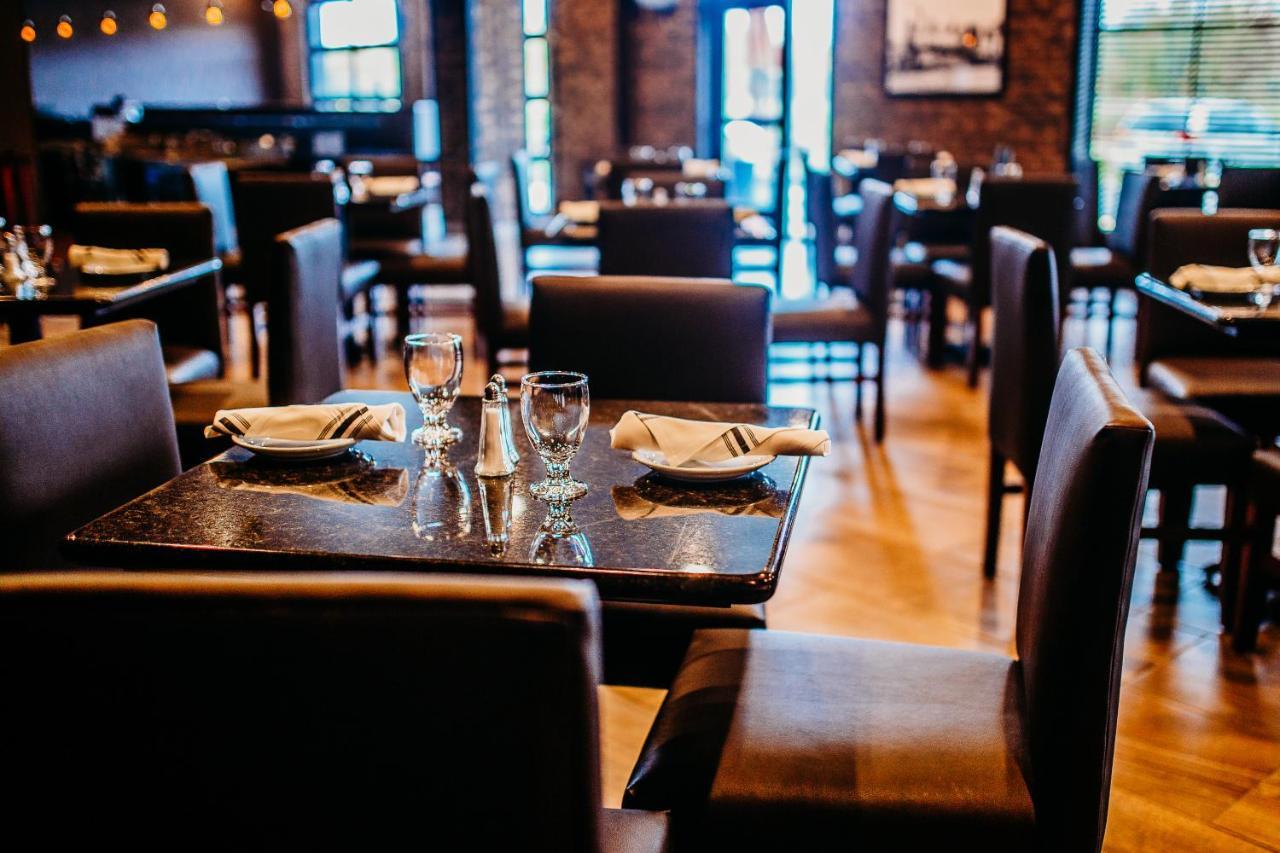 Cobblestone Hotel & Suites 인터내셔널 폴스 외부 사진