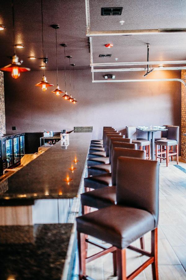 Cobblestone Hotel & Suites 인터내셔널 폴스 외부 사진